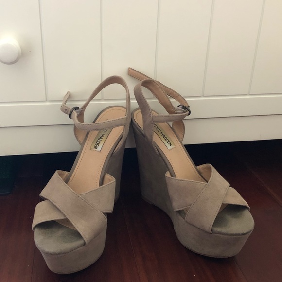 Steve Madden Shoes - Steve Madden Gray Suede Wedges